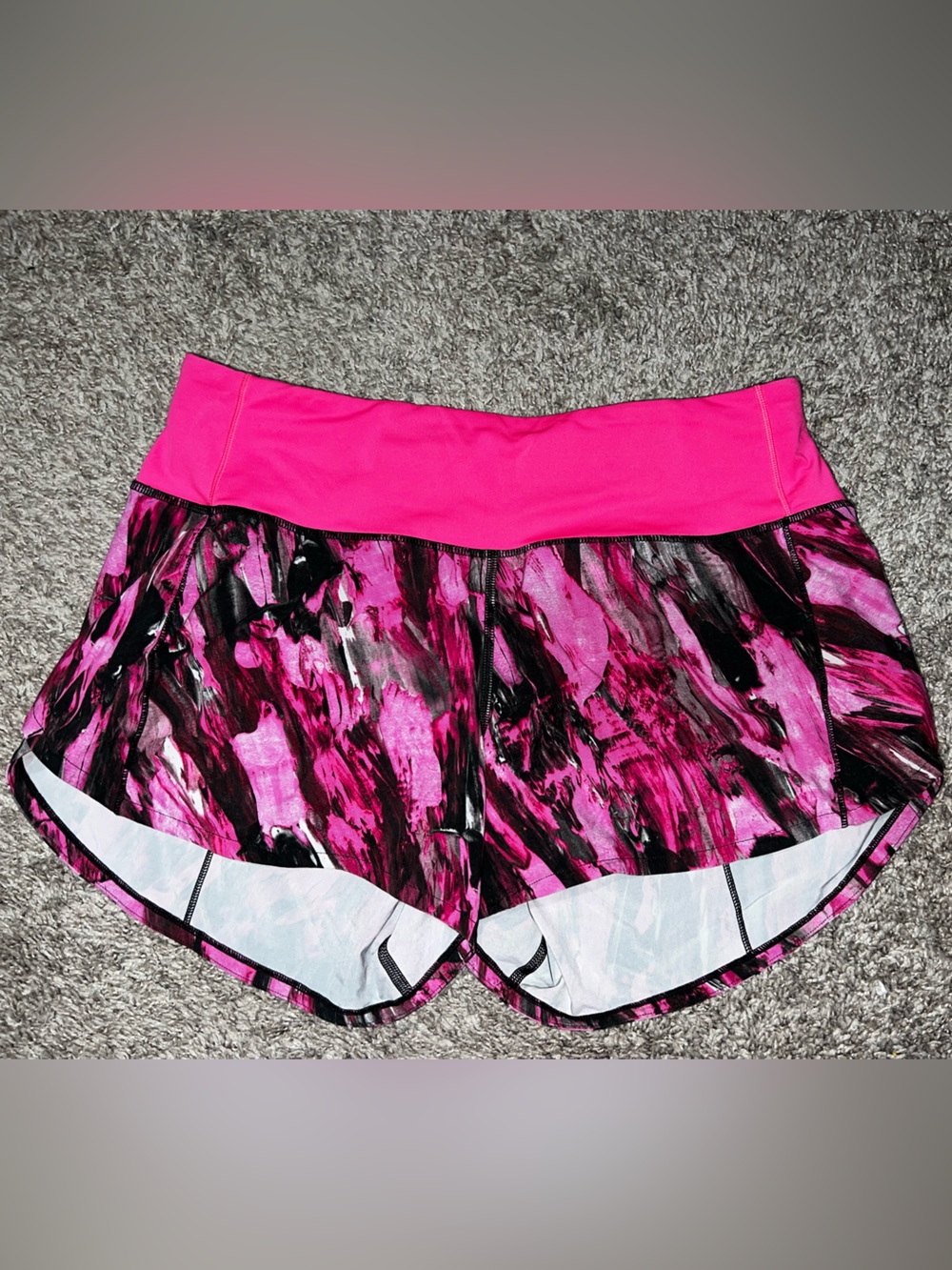 lululemon athletica Speed Up MR long length 4” Hot Pink Abstract Shorts 6